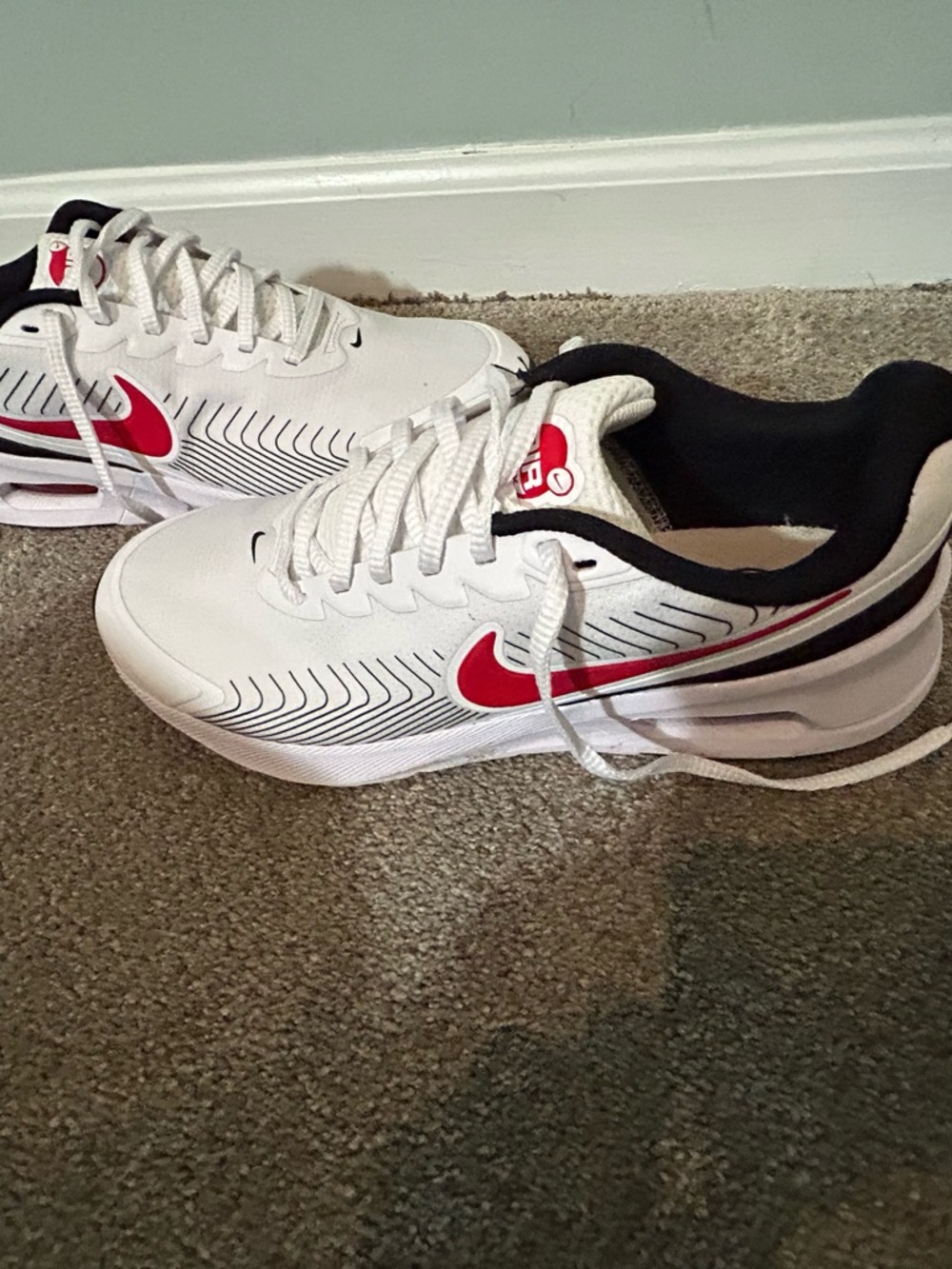 Nike Men's White and Red Low-Profile Athletic Sneakers